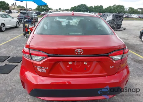 2021 Toyota Corolla Le z USA, uszkodzony, nr VIN 5YFEPMAE6MP196640